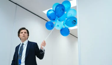 Apple Sevilen Diziyi Satın Aldı!