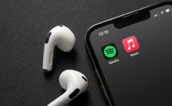 Apple Spotify’a Sataştı!