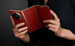 Huawei Katlanabilir Telefonda Lider