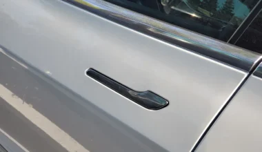 Tesla Üzgün: Gizli Kapı Kollarına Yasak Geliyor