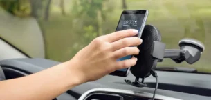 Araç Ön Camına Telefon Tutucu Takmanın Cezası Belli Oldu!