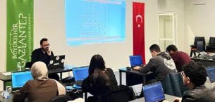 Gaziantep’te gençler iftardan sahura teknolojiyle buluşuyor