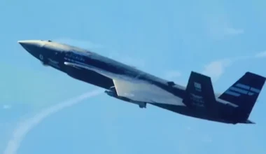 KIZILELMA’dan kritik mühimmat testi… LGK-82 ve TEBER-82 başarıyla atıldı