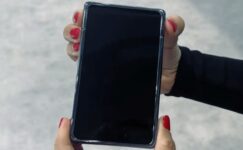 Samsung Uzayan Telefon Ekranını Tanıttı