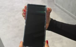 Samsung’dan Çektikçe Uzayan Ekran!