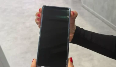 Samsung’dan Çektikçe Uzayan Ekran!