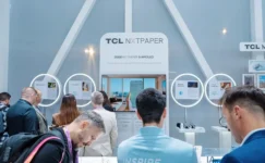TCL Dünyanın İlk AMOLED NXTPAPER Ekranını Tanıttı