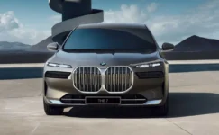 Yeni BMW 7 Serisi Kendini Gösterdi