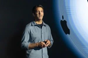 Apple’ın Yeni CEO’su John Ternus Şimdiden Çalışmaya Başladı!