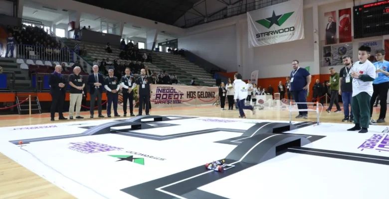 Bursa İnegöl’ün mucitleri robotlarını yarıştırdı