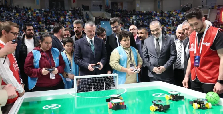 KODELİG’26 Ulusal Robot Yarışması başladı