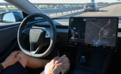 Tesla Otonom Sürüş Avrupa’ya Geliyor!