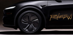 Tesla Robotaxi Uygulaması Android için Çıktı