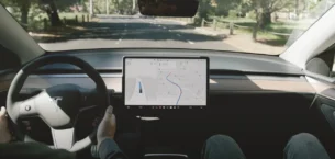 Tesla’dan 7 Yıldır FSD Bekleyen Kullanıcıya Şaşırtan Yanıt!