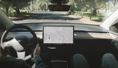 Tesla’dan 7 Yıldır FSD Bekleyen Kullanıcıya Şaşırtan Yanıt!