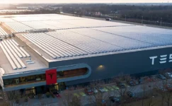 Tesla’dan Rekor Sipariş ve Yeni Çip Fabrikası Hamlesi!