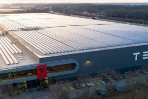 Tesla’dan Rekor Sipariş ve Yeni Çip Fabrikası Hamlesi!