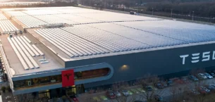 Tesla’dan Rekor Sipariş ve Yeni Çip Fabrikası Hamlesi!