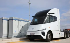 Tesla’ya Rakip Çinli Elektrikli Kamyon: 670 KM Menzil!