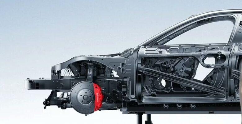 Xiaomi CEO’su SU7’yi Canlı Yayında Parçalayacak!