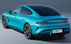 Xiaomi Otomobil için BMW, Porsche, Lamborghini ve Mercedes Mühendisleri ile Anlaştı