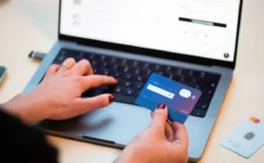 Amazon Ürünlerin Bir Yıl Önceki Fiyatlarını Gösteriyor