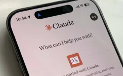 Claude iOS Uygulamasına Türkçe Ses Desteği Eklendi