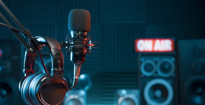 Dinlediğiniz Podcast AI Tarafından mı Yapılıyor?