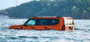 Hem Suda Yüzen Hem Kara Giden SUV