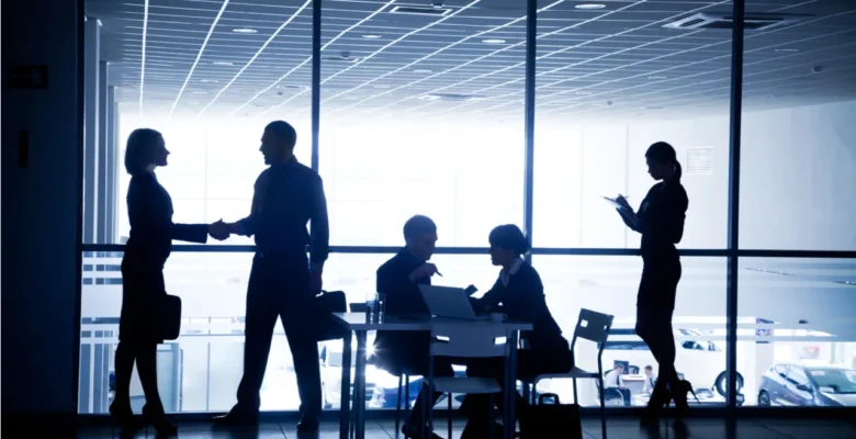 Uygulama Mezarlığından Kaçış: 5 Servis Yerine Tek Platformla Bütçenizi Koruyun