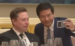 Xiaomi CEO’su Elon Musk Hayranı Çıktı – Selfie Çekilmek için Yanına Koştu