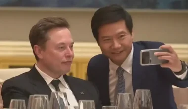 Xiaomi CEO’su Elon Musk Hayranı Çıktı – Selfie Çekilmek için Yanına Koştu
