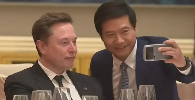 Xiaomi CEO’su Elon Musk Hayranı Çıktı – Selfie Çekilmek için Yanına Koştu