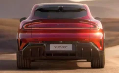 Xiaomi YU7 GT 300 km/s Hız ve 700 km Menzil Sunuyor