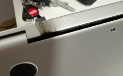Yeni M5 MacBook Neredeyse Alev Alıyordu
