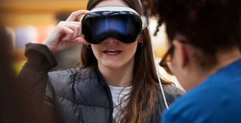 Apple Vision Pro Yöneticisi OpenAI’a Geçti