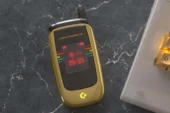Commodore Kapaklı Telefonu ile Geri Dönüyor