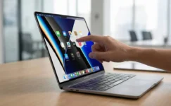 Dokunmatik MacBook M5 Çipleriyle Geliyor
