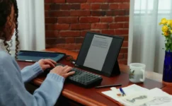 E-Kitap Okuyucusu Oyun Monitörü Oldu