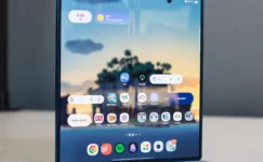 Galaxy Z Fold8 Wide Kanlı Canlı Görüntülendi