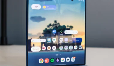 Galaxy Z Fold8 Wide Kanlı Canlı Görüntülendi