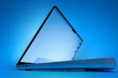 MacBook Ultra Hibrit OLED Ekran Teknolojisine Geçişi Başlatıyor