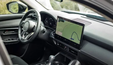 Mazda Dokunmatik Ekran Kararıyla Tepki Çekti!