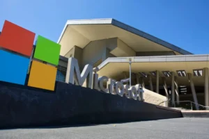 Microsoft’un Yapay Zeka Harcamaları Başını Derde Soktu