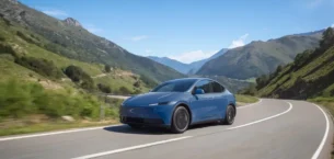 Tesla Model Y Coastal Blue Rengi Avrupa’da Satışta! Türkiye’ye Gelecek mi?