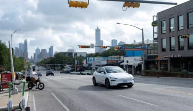 Tesla’nın Sürücüsüz Robotaksi Hizmeti Yaygınlaşıyor