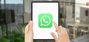 WhatsApp iPad Uygulamasına Şeffaf Liquid Glass Tasarımı Geliyor