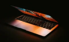 Yeni Apple Cihazları OLED ile Geniş Renk Gamına Geçecek