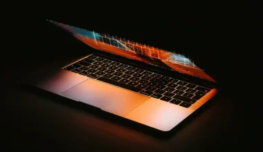 Yeni Apple Cihazları OLED ile Geniş Renk Gamına Geçecek