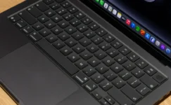 Yeni MacBook Pro Ekranında Korkunç Hata